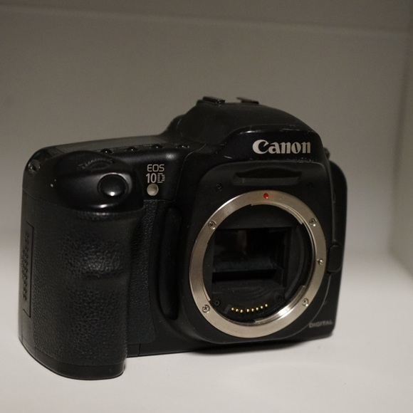 Used camera lot- message for prices willing to negotiate - Picture 2 of 6